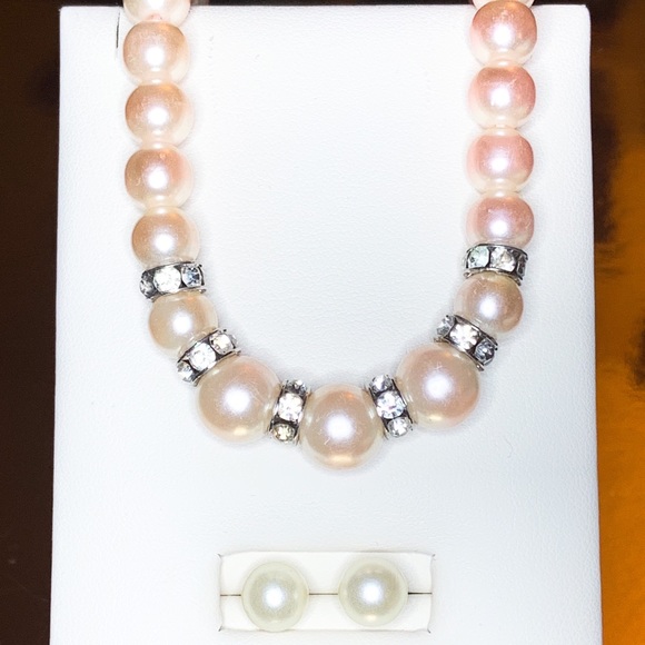 Pearl Set - Picture 2 of 2